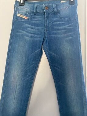 Diesel Livier Super Slim leggings Jeans in Medium Blue Wash